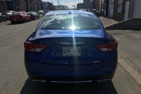 Chrysler 200 sans vitres teintées